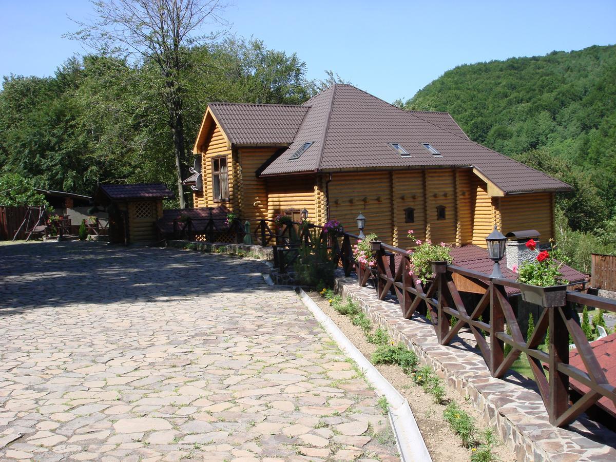 Sadyba Sribne Dzherelo Hotel Ilnytsya Екстериор снимка